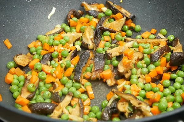 Xào chín rau củ