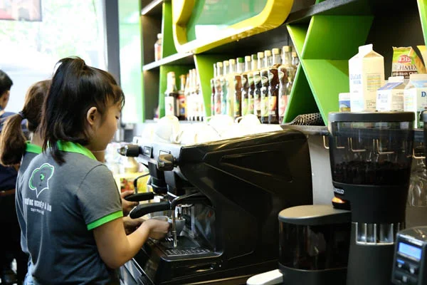 sử máy New8808 link không chặn để chiết xuất espresso.
