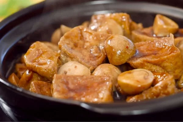 Đậu hủ kho nấm rơm đậm đà