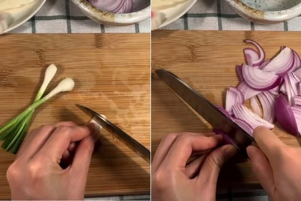 Cắt hành lá, hành tây chuẩn bị nấu mì udon
