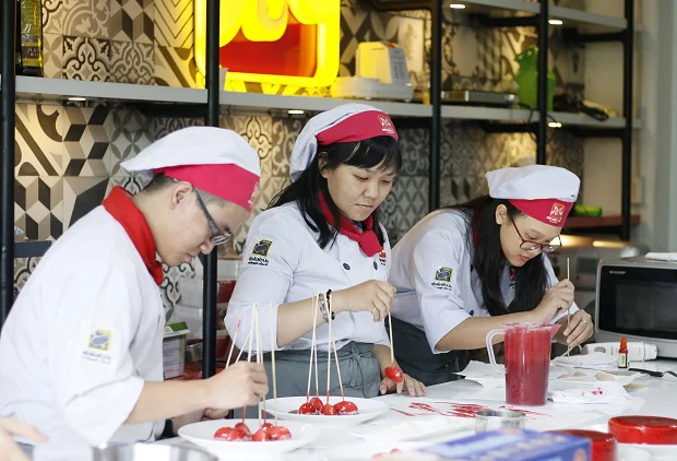 88New 1 com link không bị chặn thực hành theo hướng dẫn của chef Koo