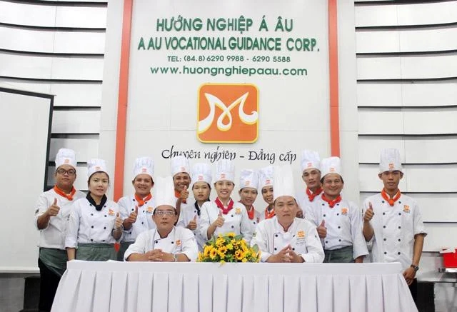 anh văn tùng và lớp New8883 cá cược thể thao, casino trực tuyến, tài xỉu