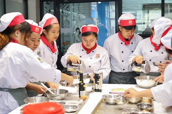 Các bạn rất tập trung vào việc thực hành