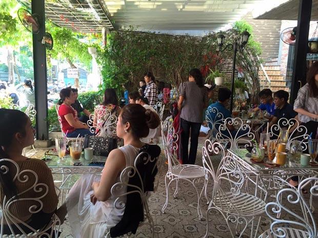 không khí quán like kafe