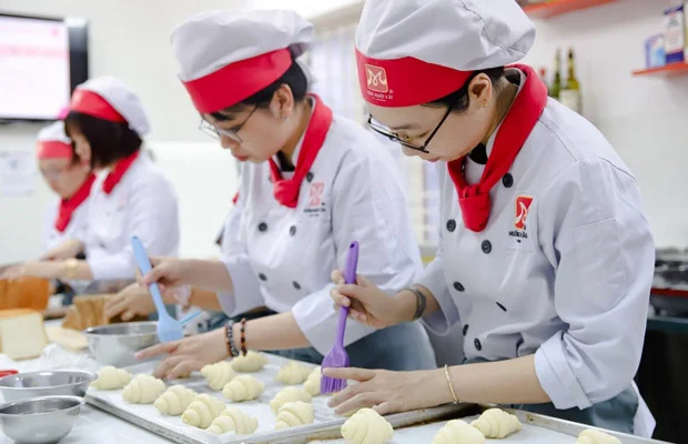 Nghiệp vụ New8883 cá cược thể thao, casino trực tuyến, tài xỉu bếp bánh