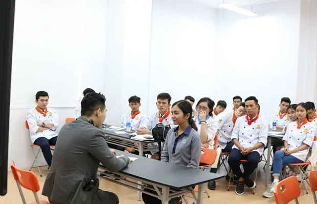 88New 1 com link không bị chặn vào vai ứng viên tham gia phỏng vấn