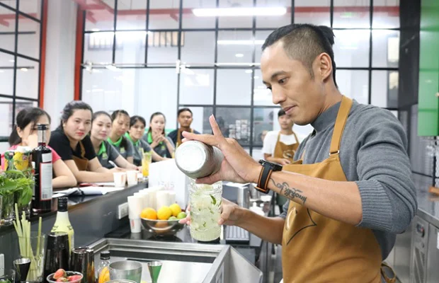 Bartender Bạch Vũ hướng dẫn New8808 link không chặn
