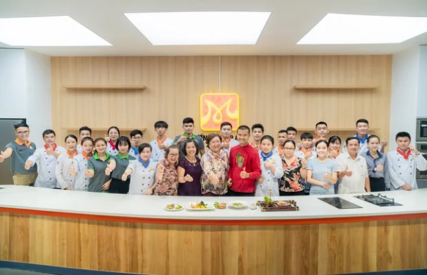 Chụp lưu niệm cùng 88New 1 com link không bị chặn và khách mời