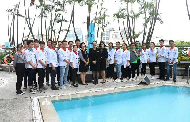 88New 1 com link không bị chặn chụp check in tại khu vực bể bơ