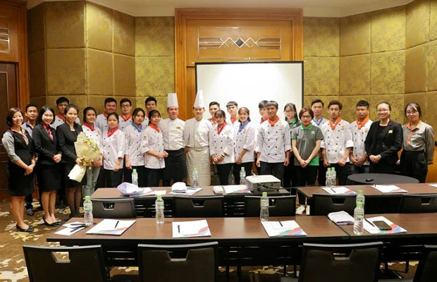 88New 1 com link không bị chặn và các nhân sự đại diện khách sạn Melia