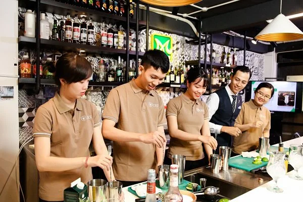 học kỹ thuật New8808 link không chặn đồ uống chuyên nghiệp tại cet
