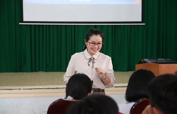 Cô Nguyễn Thị Quỳnh Anh