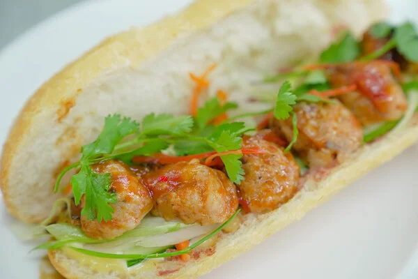 nhan-banh-mi-vn