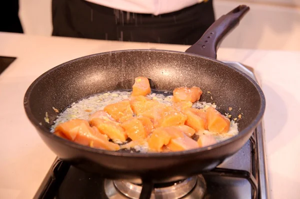 Món gà nấu ragu