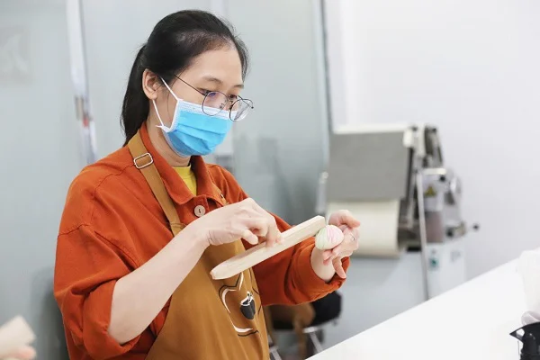 tạo hình bánh