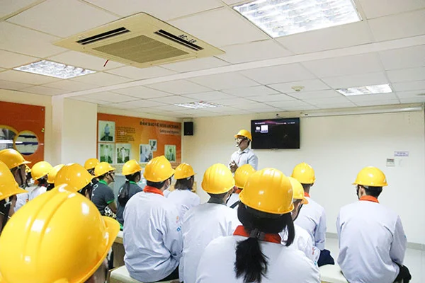 đại diện công ty chia sẻ với 88New 1 com link không bị chặn về quy trình sản xuất