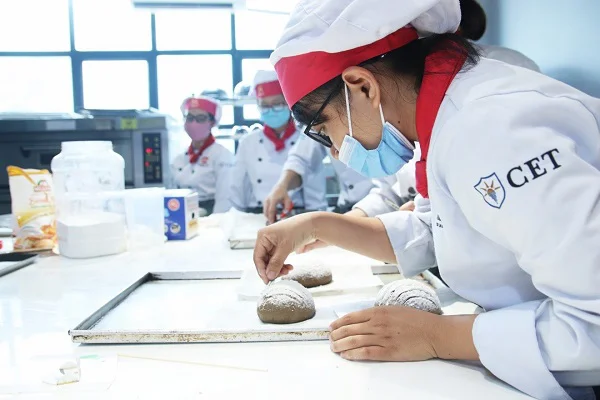 tạo hình bánh