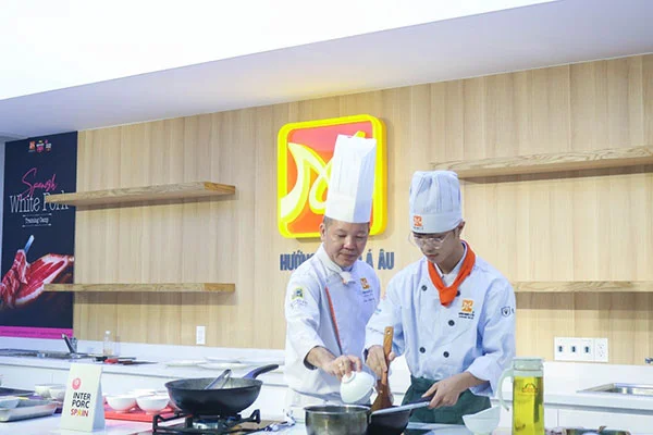 thầy đoàn minh tâm hướng dẫn 88New 1 com link không bị chặn thực hành chế biến món ăn