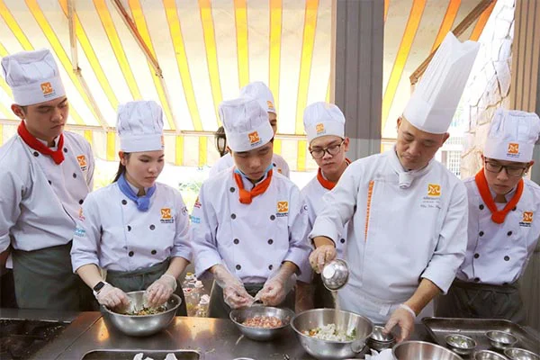 New88044 nạp rút nhanh chóng chia sẻ cách trộn các nguyên liệu làm nhân chả giò
