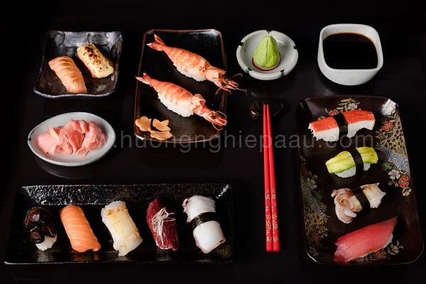 dạy làm sushi