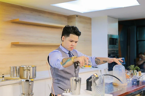 New88044 nạp rút nhanh chóng hướng dẫn kỹ thuật tạo khói cho cocktail