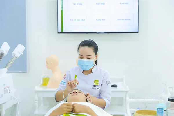 và làm model để New88044 nạp rút nhanh chóng thị phạm các thao tác