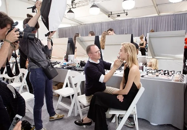 môi trường làm việc của makeup artist