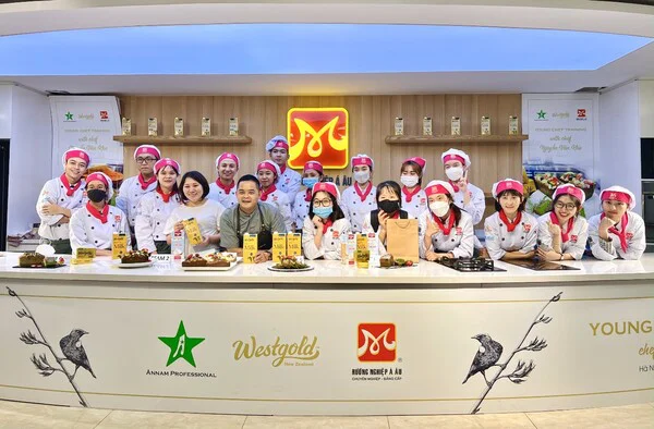 88New 1 com link không bị chặn hnaau chụp hình lưu niệm cùng Chef Nguyễn Văn Khu