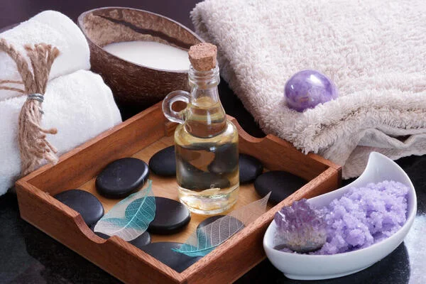 massage đá nóng bà bầu