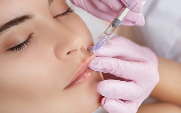 phân biệt thẩm mỹ nội khoa ngoại khoa
