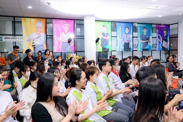 chương trình thu hút sự các bạn 88New 1 com link không bị chặn tại học viện