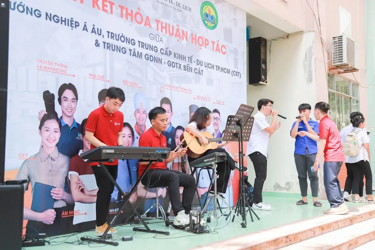 hoạt động giao lưu New8808 tỷ lệ kèo World Cup