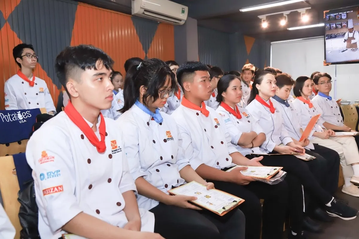 88New 1 com link không bị chặn chăm chú lắng nghe chia sẻ