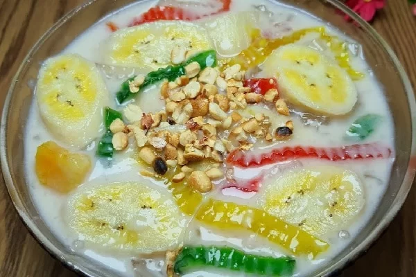 chè chuối bột báng nước cốt dừa