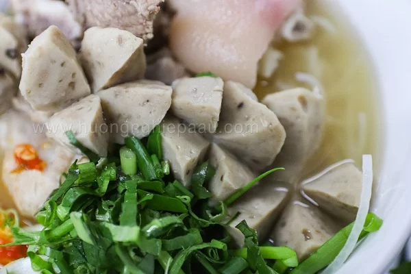 hoc-lam-bun-bo-vien học làm bún bò viên