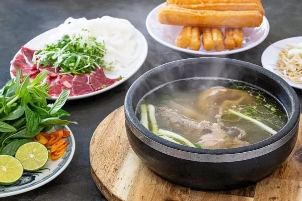 phở bò bát đá