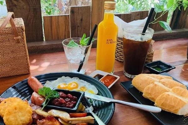 Bạn có thể kết hợp New888live.com trang chủ ăn sáng và café