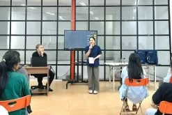 học kỹ năng giao tiếp cho phụ nữ