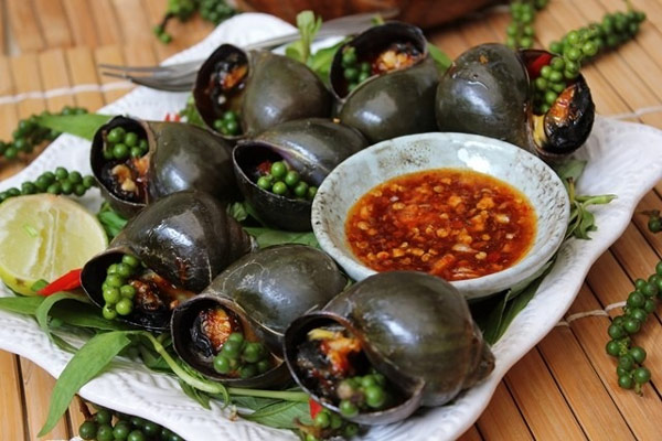 Ốc Nhồi Nướng Tiêu Xanh
