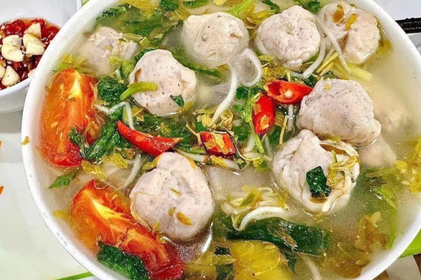 Canh Chua Chả Cá Viên