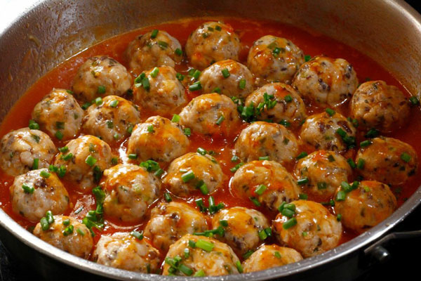 Chả Cá Viên Sốt Cà Chua