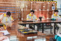 hình ảnh lớp học thực tế của khóa học 88News tải app về điện thoại lắp đặt hệ thống điện năng lượng mặt trời 04