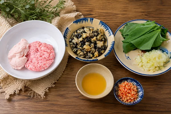 Nguyên liệu làm chả ốc lá lốt đơn giản